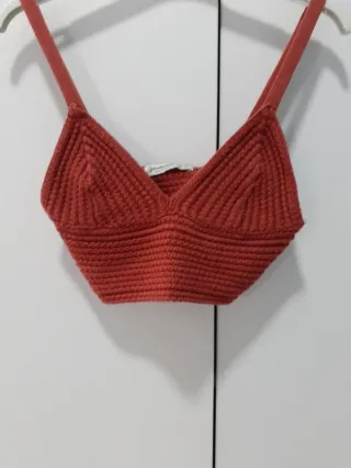 Top punto Stradivarius Talla XS Rojo