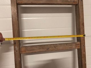 Escalera de madera rústica