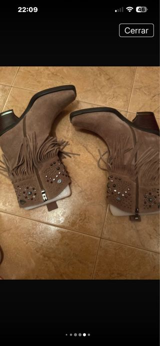 Botines piel pedrería flecos marrón dorado