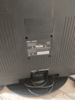 Monitor TV Belson Negro y Rojo de 21 pulgadas