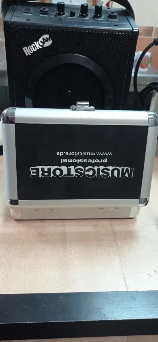 Maletín metálico con cierre