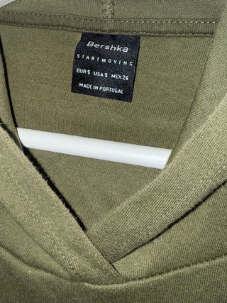 Sudadera Bershka verde con logo