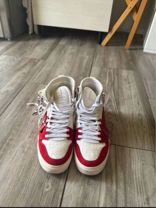 Scarpe Off-White Rosse e Bianche