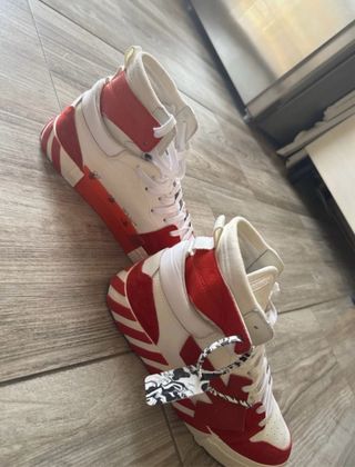 Scarpe Off-White Rosse e Bianche