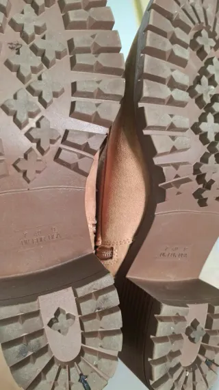 Botines beige con cordones