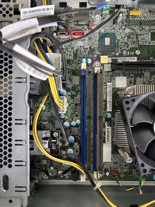 PC Lenovo i3 7th Gen 8GB RAM SSD 240GB W11