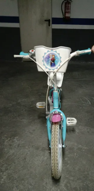 Bicicleta Frozen 16 con asiento infantil