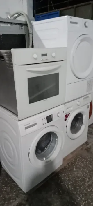 Palet electrodomésticos para reparar.