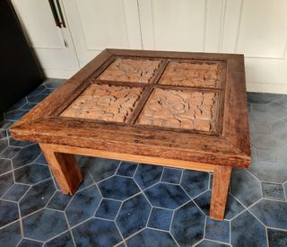 Mesa de centro de madera tropical