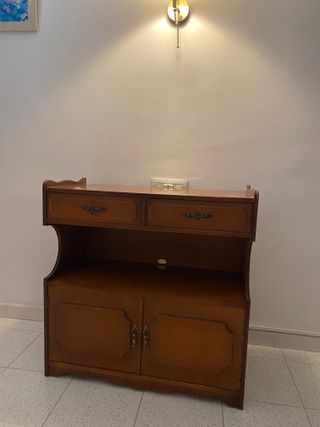 Consola de madera estilo clásico