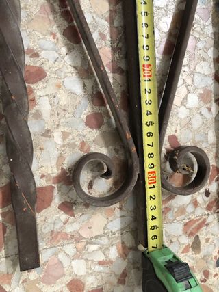 Reja de hierro forjado para las ventanas