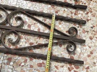 Reja de hierro forjado para las ventanas