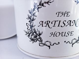 CAJA METÁLICA ESMALTADA The Artisan's House