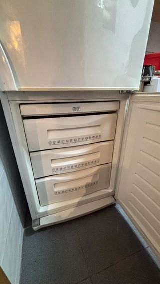 Nevera Daewoo 175cm NO FROST