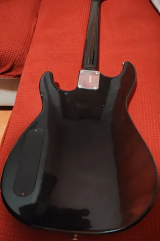 Bajo Eléctrico Kimaxe escala corta