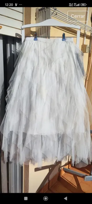 Falda blanca tul volantes