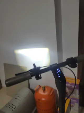 Patinete Eléctrico Rojo y Negro