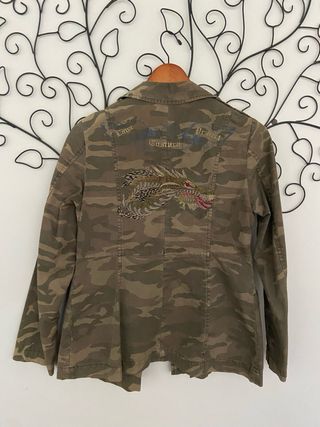 Americana Laga camuflaje dragón bordado