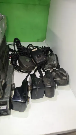 LOTE DE RADIOS Y EMISORAS VINTAGE – CB / VHF