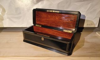 Caja de guantes antigua Tahan