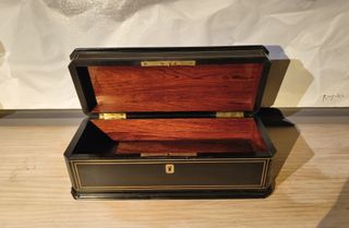 Caja de guantes antigua Tahan