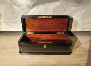 Caja de guantes antigua Tahan