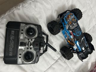 Coche teledirigido 2.4GHz azul