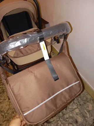 Carrito de bebé y silla de coche