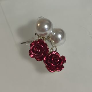 Pendientes hechos a mano rosas y perlas
