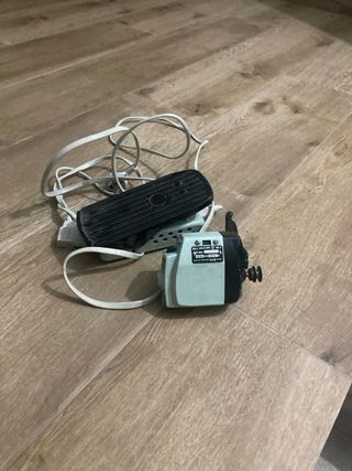 Pedal y motor máquina de coser antigua