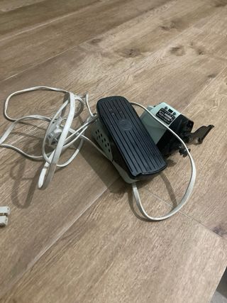 Pedal y motor máquina de coser antigua