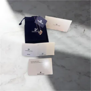 Collar Swarovski Cisne Dorado y Rojo