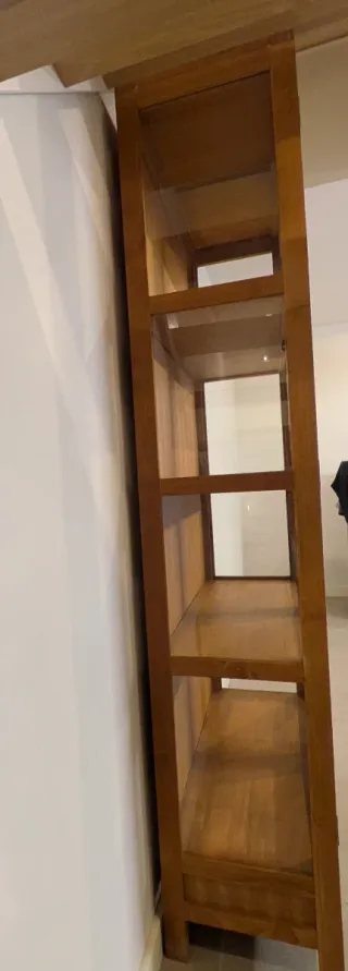 Vitrina de madera maciza y cristal- Alta Gama