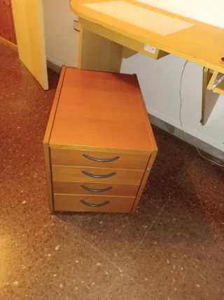 Cajonera de oficina de madera