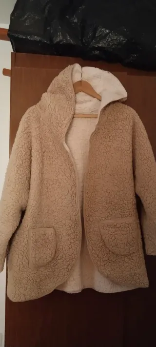 Chaqueta peluche beige talla única