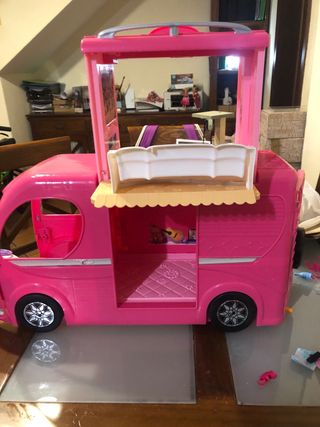 Caravana Barbie Rosa con tobogán