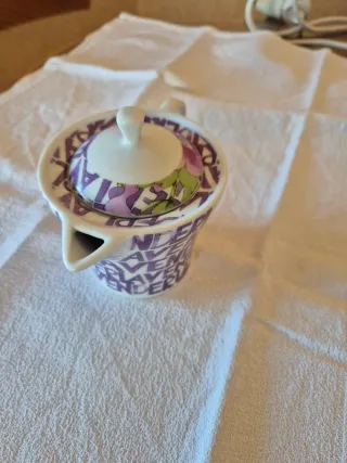 Teiera Andreafontebasso in porcellana. Mai usata .