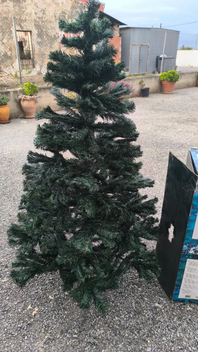 ARBOL O PINO DE NAVIDAD 1,80 DE ALTURA DESMONTABLE