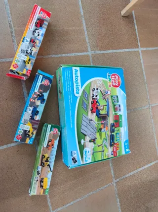 Circuito de madera y coches Playtive Junior