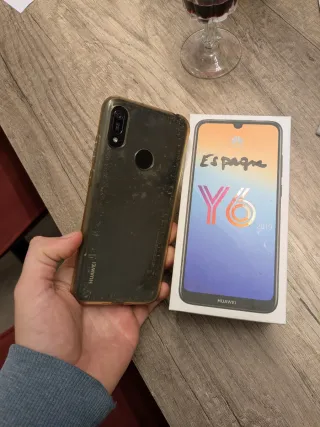 Huawei Y6 2019 con caja