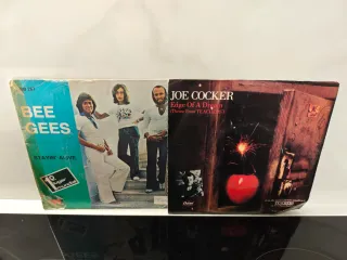 Bee Gees y Joe Cocker singles