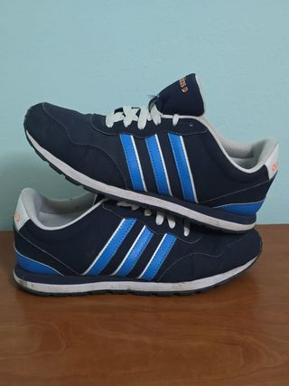ZAPATILLAS ADIDAS. NÚMERO 37 1/3