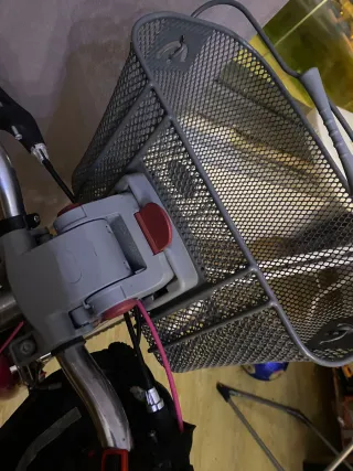 Bicicleta niña BTWIN con casco y cesta