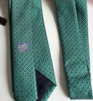 Corbata Hermès verde nueva