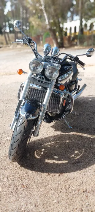 Moto Triumph Rocket 3