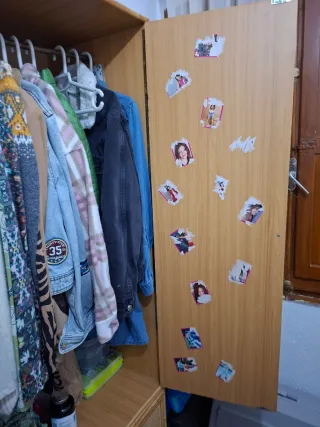 Armario de mimbre con cajones