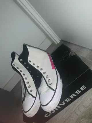 Zapatos Converse Blancos y Rosas