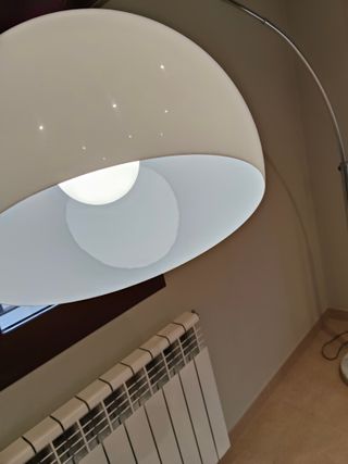 Lámpara de pie curva mármol y metal