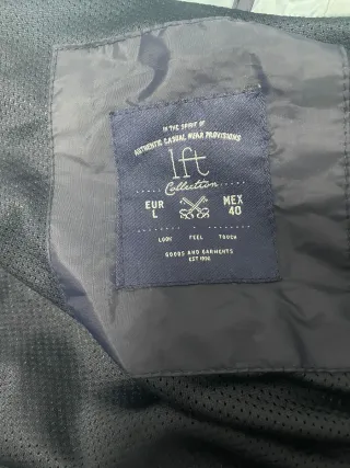 Chaqueta cortavientos con capucha talla M