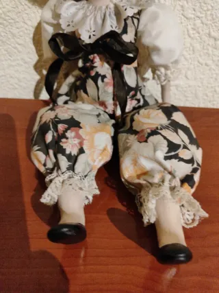 Muñeca antigua porcelana vestido floral